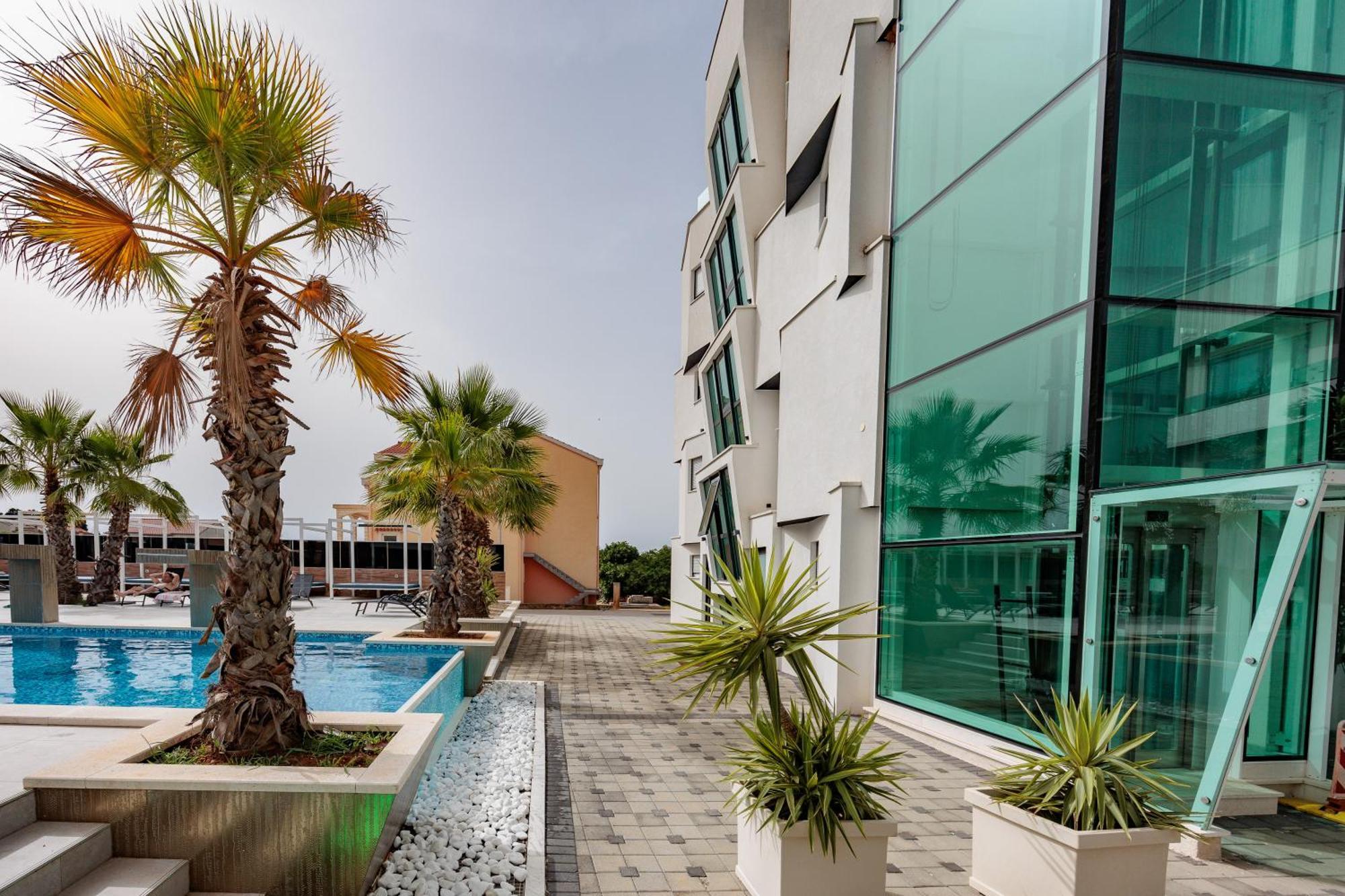 Boutique Residence Cosmopolis 1 Bibinje Bagian luar foto