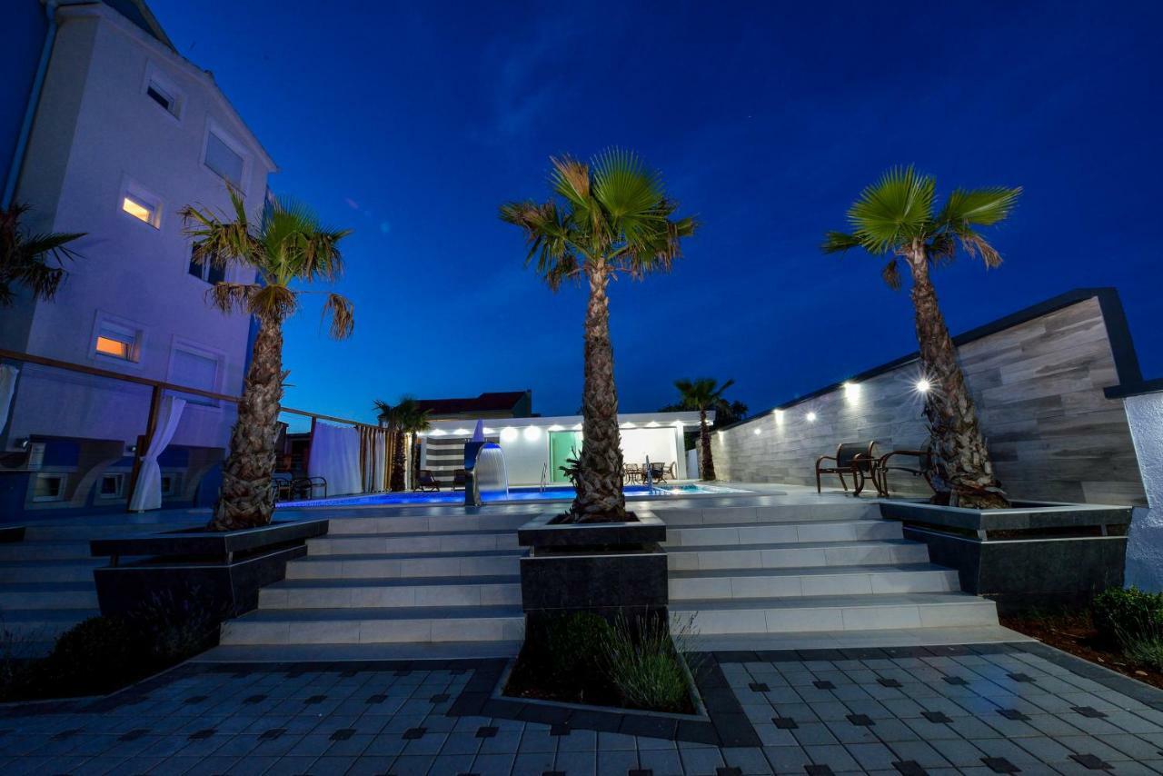 Boutique Residence Cosmopolis 1 Bibinje Bagian luar foto
