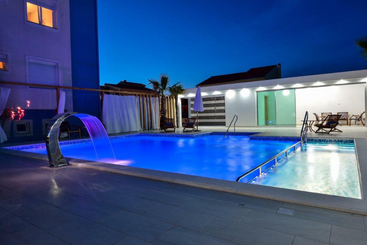Boutique Residence Cosmopolis 1 Bibinje Bagian luar foto
