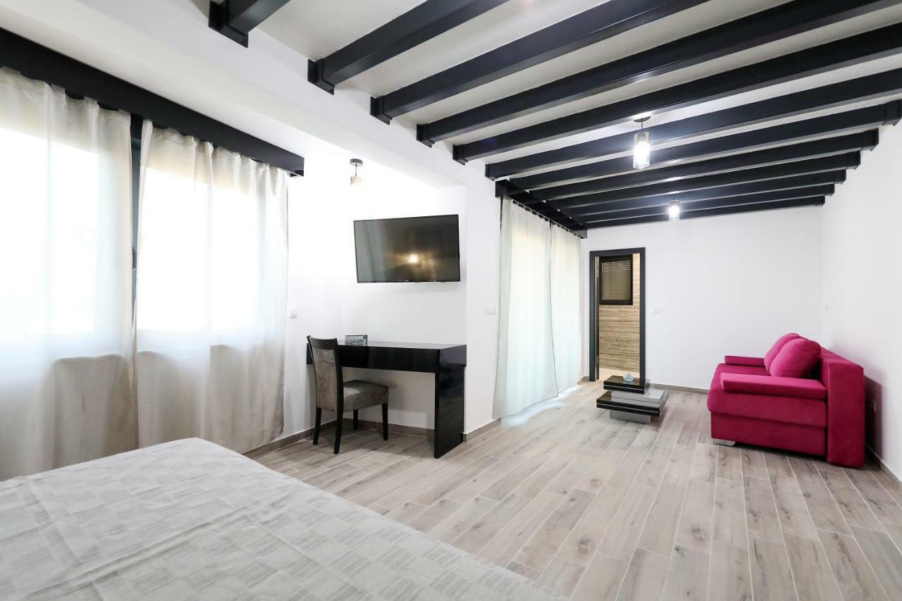 Boutique Residence Cosmopolis 1 Bibinje Bagian luar foto